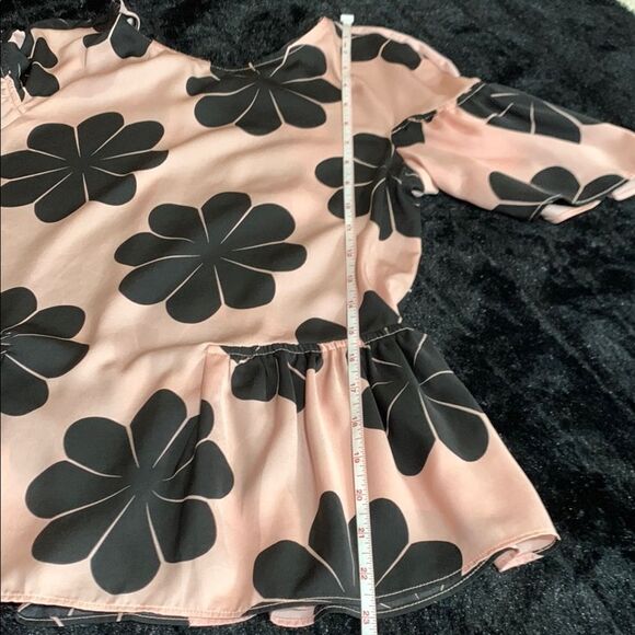 Ann Taylor Black and Pink Flower Peplum Top Size XSP (Petite) - Picture 5 of 15